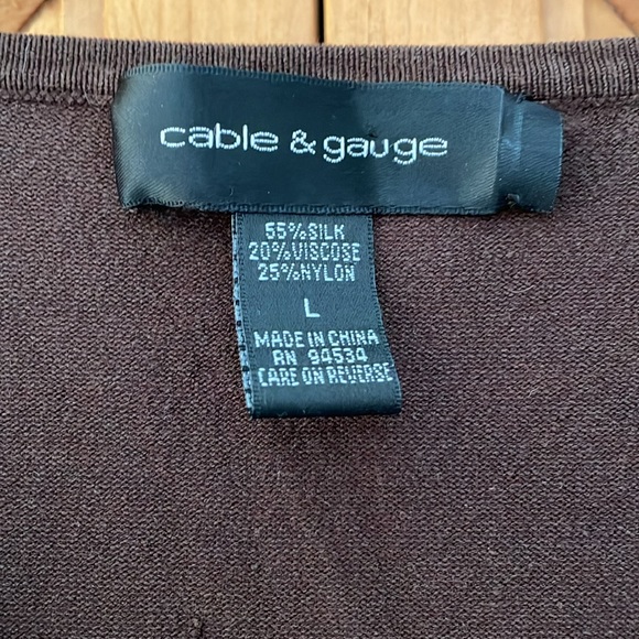 Cable & Gauge silk blend faux wrap crossover v-neck top, size Large - Picture 2 of 8